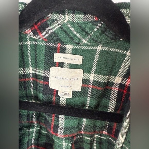 American Eagle women’s green & red plaid boyfriend fit flannel shirt. Size XXS - Picture 3 of 5